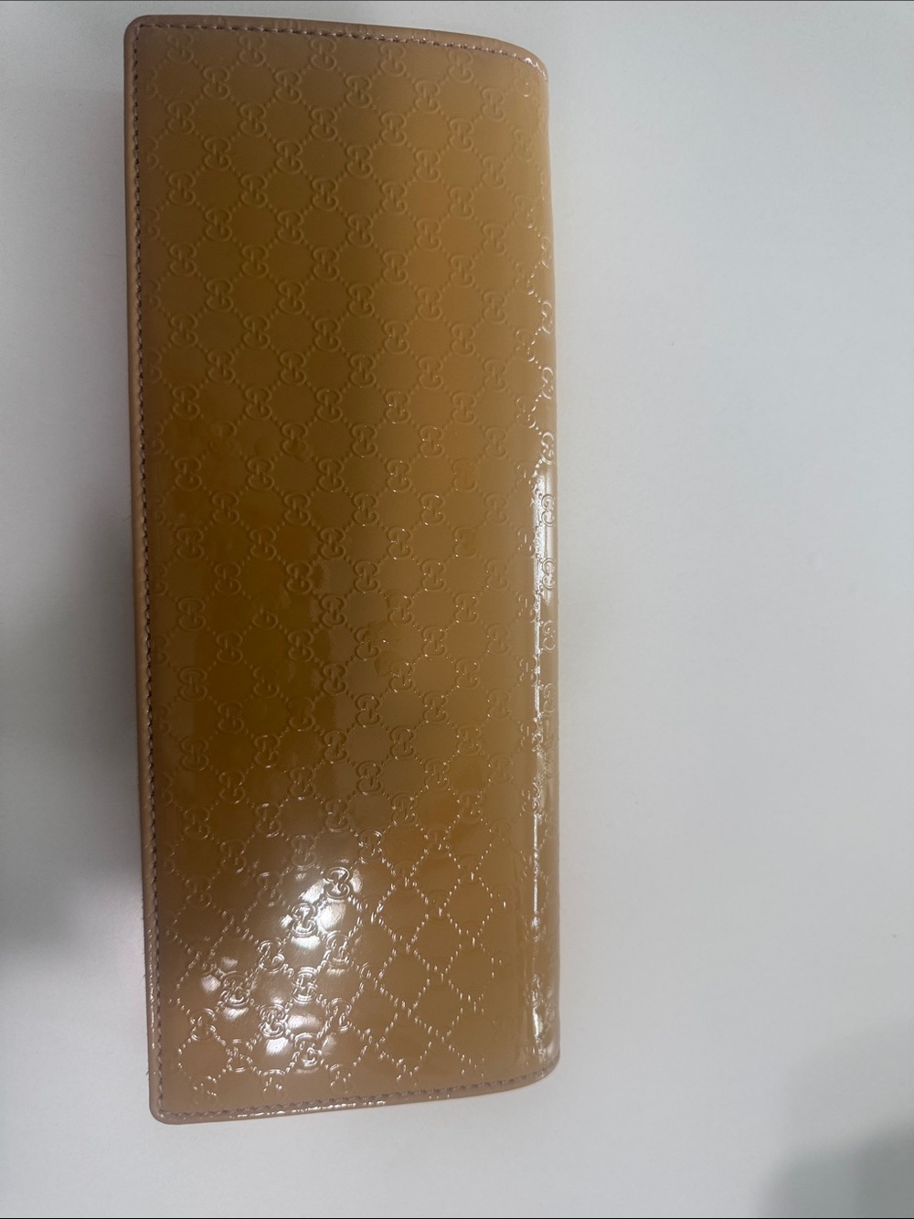 Authentic Gucci Women Tan Patented Guccissima Enamel Leather Clutch - Picture 3 of 9